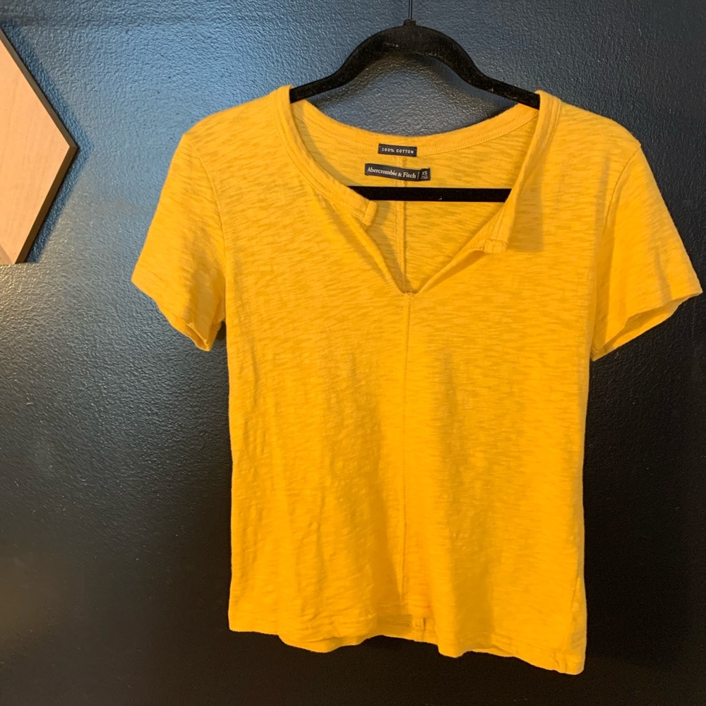 DONATED: Abercrombie Notched Tee, XS